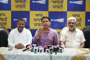 AAP Leaders Launch Sharp Attack on BJP, Congress; Accept Transparency Challenge