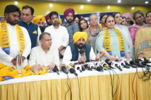 Ahead of Ludhiana West Bypoll, Over 30 Congress Workers and Independent Candidate Join AAP