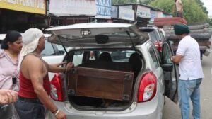 Rush at Sector 53-54 Furniture Market Ahead of Demolition Drive