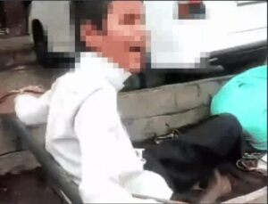 Grandfather took grandson to school tied with ropes.