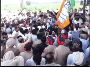 “BREAKING: Punjab BJP President Jakhar stopped by police in Fazilka.