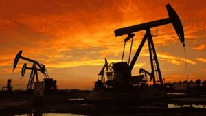 Indian Oil, BPCL resume buying Russian oil amid US tariff threats as discounts widen.