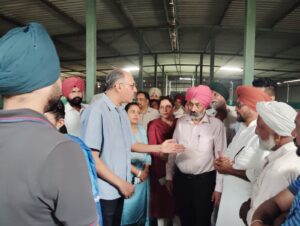 Secretary of Fisheries, Abhilaksh Likhi, visits RAS Unit.