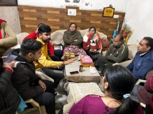 ਵਿਧਾਇਕ ਸ਼ੈਰੀ ਕਲਸੀ ਦੀ ਅਗਵਾਈ ਵਿੱਚ ਸ਼ਹਿਰ ਵਾਸੀਆਂ ਦੀਆਂ ਮੁਸ਼ਕਿਲਾਂ ਕੀਤੀਆਂ ਜਾ ਰਹੀਆਂ ਨੇ ਹੱਲ- ਚੇਅਰਮੈਨ ਮਾਨਿਕ ਮਹਿਤਾ