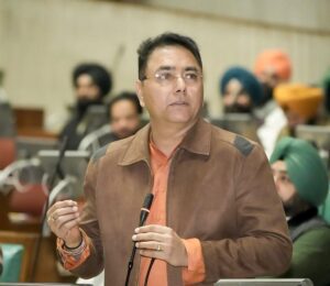 “ਵਿਕਸਿਤ ਭਾਰਤ-ਜੀ ਰਾਮ ਜੀ” ਗਰੀਬਾਂ ਨਾਲ ਭੱਦਾ ਮਜ਼ਾਕ, ਅਮਨ ਅਰੋੜਾ ਵੱਲੋਂ ਰੋਜ਼ਗਾਰ ਦੀ ਗਾਰੰਟੀ ਤੋਂ ਭੱਜਣ ਲਈ ਕੇਂਦਰ ਦੀ ਸਖ਼ਤ ਨਿੰਦਾ