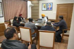 ਕੈਬਨਿਟ ਮੰਤਰੀ ਤਰੁਨਪ੍ਰੀਤ ਸਿੰਘ ਸੌਂਦ ਨੇ ਸਮੀਖਿਆ ਮੀਟਿੰਗ ਦੀ ਕੀਤੀ ਪ੍ਰਧਾਨਗੀ, ਅਧਿਕਾਰੀਆਂ ਨੂੰ ਵਿਕਾਸ ਕਾਰਜਾਂ ਨੂੰ ਸਮੇਂ ਸਿਰ ਮੁਕੰਮਲ ਕਰਨ ਦੇ ਦਿੱਤੇ ਨਿਰਦੇਸ਼