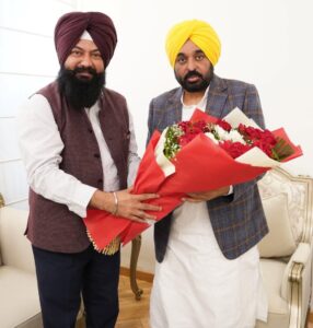 ਐਸ.ਸੀ. ਕਮਿਸ਼ਨ ਦੇ ਚੇਅਰਮੈਨ ਗੜ੍ਹੀ ਵੱਲੋਂ ਮੁੱਖ ਮੰਤਰੀ ਭਗਵੰਤ ਸਿੰਘ ਮਾਨ ਨਾਲ ਮੁਲਾਕਾਤ