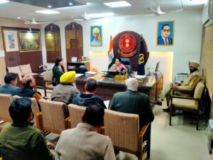 ਸਰਕਾਰੀ ਦਫ਼ਤਰਾਂ ਵਿਚ ਬਜ਼ੁਰਗਾਂ ਦੇ ਕੰਮ ਪਹਿਲ ਦੇ ਆਧਾਰ ‘ਤੇ ਕੀਤੇ ਜਾਣ: ਡਿਪਟੀ ਕਮਿਸ਼ਨਰ