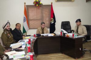 ਗੈਂਗਸਟਰਾਂ ‘ਤੇ ਵਾਰ: ਡੀਜੀਪੀ ਪੰਜਾਬ ਨੇ ਸਰਹੱਦੀ ਜ਼ਿਲ੍ਹਿਆਂ ਵਿੱਚ ਗੈਂਗਸਟਰਾਂ ਵਿਰੁੱਧ ਚੱਲ ਰਹੀਆਂ ਕਾਰਵਾਈਆਂ ਦੀ ਕੀਤੀ ਸਮੀਖਿਆ