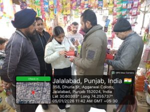 ਪੰਜਾਬ ਪ੍ਰਦੂਸ਼ਨ ਕੰਟਰੋਲ ਬੋਰਡ ਅਤੇ ਨਗਰ ਕੌਂਸਲ ਜਲਾਲਾਬਾਦ ਦੀ ਸਾਂਝੀ ਟੀਮ ਵੱਲੋਂ ਜਲਾਲਾਬਾਦ ਸ਼ਹਿਰ ਦੇ ਬਜਾਰਾਂ ਦੀ ਕੀਤੀ ਚੈਕਿੰਗ