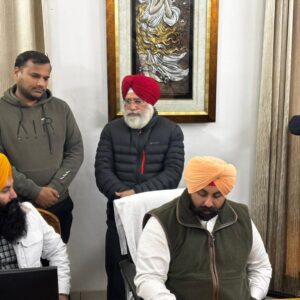 ਹਰਜੋਤ ਸਿੰਘ ਬੈਂਸ ਵੱਲੋਂ ਸ੍ਰੀ ਅਨੰਦਪੁਰ ਸਾਹਿਬ ਵਿੱਚ ਲੋਕ ਮਿਲਣੀ, ਲੋਕਾਂ ਦੀਆਂ ਸ਼ਿਕਾਇਤਾਂ ਦਾ ਮੌਕੇ ’ਤੇ ਨਿਪਟਾਰਾ