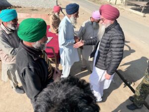 ਸ.ਸੰਧਵਾਂ ਨੇ ਪਿੰਡ ਦੁਆਰੇਆਣਾ ਤੋਂ ਢੀਮਾਂਵਾਲੀ ਨੂੰ ਜਾਂਦੀ ਸੜਕ ਦੇ  ਚੱਲ ਰਹੇ ਕੰਮ ਦਾ ਜਾਇਜ਼ਾ ਲਿਆ