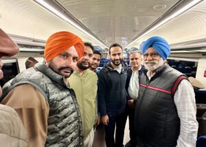 ਲੋਕ ਸਭਾ ਮੈਂਬਰ ਮੀਤ ਹੇਅਰ ਵਲੋਂ ਬਰਨਾਲਾ ਰੇਲਵੇ ਸਟੇਸ਼ਨ ‘ਤੇ ਵੰਦੇ ਭਾਰਤ ਰੇਲ ਦਾ ਸਵਾਗਤ