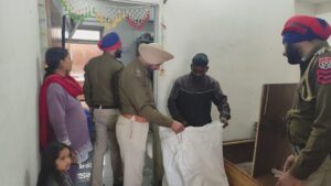 ਜ਼ਿਲ੍ਹੇ ‘ਚ 08 ਮੁਕੱਦਮੇ ਦਰਜ ਕਰਕੇ 72 ਵਿਅਕਤੀ ਕੀਤੇ ਗ੍ਰਿਫ਼ਤਾਰ, 87 ਚਲਾਨ ਤੇ 01 ਭਗੌੜਾ ਗ੍ਰਿਫ਼ਤਾਰ – ਐੱਸਐੱਸਪੀ