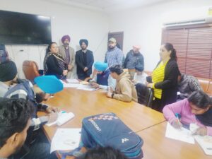 ਜਿਲ੍ਹਾ ਰੋਜ਼ਗਾਰ ਅਤੇ ਕਾਰੋਬਾਰ ਬਿਊਰੋ ਰੂਪਨਗਰ ਵਿਖੇ ਲਗਾਏ ਪਲੇਸਮੈਂਟ ਕੈਂਪ ‘ਚ 61 ਉਮੀਦਵਾਰਾਂ ਦੀ ਹੋਈ ਨੌਕਰੀ ਲਈ ਚੋਣ