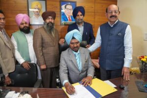 ਗੁਰਚਰਨ ਸਿੰਘ ਨੇ ਕੈਬਨਿਟ ਮੰਤਰੀਆਂ ਦੀ ਹਾਜ਼ਰੀ ਵਿੱਚ ਪੈਸਕੋ ਦੇ ਚੇਅਰਮੈਨ ਦਾ ਅਹੁਦਾ ਸੰਭਾਲਿਆ