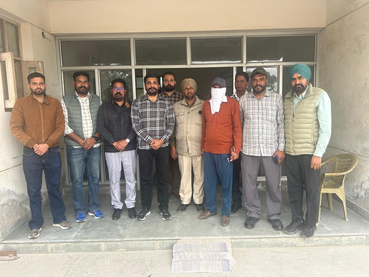 ਵਿਜੀਲੈਂਸ ਬਿਊਰੋ ਵੱਲੋਂ 4000 ਰੁਪਏ ਰਿਸ਼ਵਤ ਲੈਂਦਾ ਜੂਨੀਅਰ ਇੰਜੀਨੀਅਰ ਰੰਗੇ ਹੱਥੀਂ ਗ੍ਰਿਫਤਾਰ