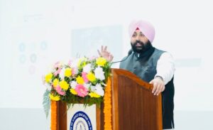 ਦੇਸ਼ ਦੀ ਪ੍ਰਗਤੀ ਵਿੱਚ ਵਿਗਿਆਨ ਦੀ ਅਹਿਮ ਭੂਮਿਕਾ: ਹਰਜੋਤ ਬੈਂਸ ਨੇ ਵਿਦਿਆਰਥੀਆਂ ਨੂੰ ਆਪਣੀ ਜਿਗਿਆਸਾ ਵਧਾਉਣ ਲਈ ਕੀਤਾ ਉਤਸ਼ਾਹਿਤ