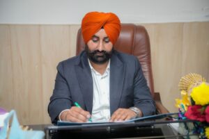 ਗੁਰਸ਼ਰਨ ਸਿੰਘ ਛੀਨਾ ਨੇ ਸਿਹਤ ਮੰਤਰੀ ਡਾ. ਬਲਬੀਰ ਸਿੰਘ ਦੀ ਮੌਜੂਦਗੀ ‘ਚ ਪੰਜਾਬ ਹੈਲਥ ਸਿਸਟਮਜ਼ ਕਾਰਪੋਰੇਸ਼ਨ ਦੇ ਚੇਅਰਮੈਨ ਵਜੋਂ ਕਾਰਜਭਾਰ ਸੰਭਾਲਿਆ
