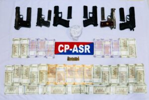 ਅੰਮ੍ਰਿਤਸਰ ਤੋਂ ਛੇ ਪਿਸਤੌਲਾਂ, 115 ਗ੍ਰਾਮ ਹੈਰੋਇਨ ਅਤੇ 11.9 ਲੱਖ ਰੁਪਏ ਦੀ ਡਰੱਗ ਮਨੀ ਸਮੇਤ ਸਰਹੱਦ ਪਾਰ ਦੇ ਤਸਕਰੀ ਨੈੱਟਵਰਕ ਨਾਲ ਜੁੜੇ ਪੰਜ ਵਿਅਕਤੀ ਕਾਬੂ