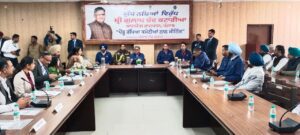 ਗੁਆਂਢੀ ਮੁਲਕ ਵੱਲੋਂ ਸੂਬੇ ‘ਚ ਮਾਹੌਲ ਖ਼ਰਾਬ ਕਰਨ ਦੀ ਕੀਤੀ ਜਾ ਰਹੀ ਹੈ ਸਾਜ਼ਿਸ਼: ਰਾਜਪਾਲ