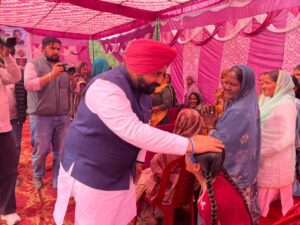 ਹਰਜੋਤ ਬੈਂਸ ਕੈਬਨਿਟ ਮੰਤਰੀ ਨੇ ਝਿੰਜੜੀ ਵਾਸੀਆਂ ਨਾਲ ਨਿਭਾਈਆਂ ਵਾਅਦਾ, ਪਹਿਲੀ ਵਾਰ ਪਿੰਡ ਨੂੰ ਜਾਣ ਲਈ ਸੜਕ ਦਾ ਹੋ ਰਿਹਾ ਨਿਰਮਾਣ