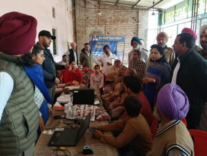 ਡਿਪਟੀ ਕਮਿਸ਼ਨਰ ਨਵਜੋਤ ਕੌਰ ਨੇ “ਮੁੱਖ ਮੰਤਰੀ ਸਿਹਤ ਯੋਜਨਾ” ਕਾਰਡ ਜਾਰੀ ਕਰਨ ਲਈ ਲਗਾਏ ਗਏ ਵਿਸ਼ੇਸ਼ ਕੈਂਪਾਂ ਦਾ ਕੀਤਾ ਦੌਰਾ