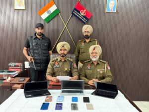 ਮਾਲੇਰਕੋਟਲਾ ਪੁਲਿਸ ਵੱਲੋਂ 8 ਮੋਬਾਇਲ ਤੇ 3 ਲੈਪਟਾਪ ਚੋਰੀ ਮਾਮਲੇ ਵਿੱਚ ਦੋ ਦੋਸ਼ੀ ਗ੍ਰਿਫਤਾਰ