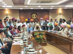 ਜਸਵੀਰ ਸਿੰਘ ਗੜ੍ਹੀ ਨੇ ਪੰਜਾਬ ਦੀਆਂ ਸਮੂਹ ਐਸ.ਸੀ. ਮੁਲਾਜਮ ਜਥੇਬੰਦੀਆਂ ਦੀਆਂ ਮੁਸ਼ਕਲਾਂ ਸੁਣੀਆਂ