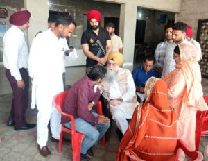 ਸਪੀਕਰ ਸ. ਸੰਧਵਾਂ ਨੇ ਲੋਕ ਮਿਲਣੀ ਤਹਿਤ ਲੋਕਾਂ ਦੀਆਂ ਸਮੱਸਿਆਵਾਂ ਸੁਣੀਆਂ