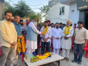 ਵੱਖ ਵੱਖ ਪਾਰਟੀਆਂ ਦੇ ਨੁਮਾਇੰਦੇ  ਆਪਣੇ ਸਾਥੀਆਂ ਸਮੇਤ ਆਮ ਆਦਮੀ ਪਾਰਟੀ ਵਿੱਚ ਹੋਏ ਸ਼ਾਮਿਲ ਹੋਏ