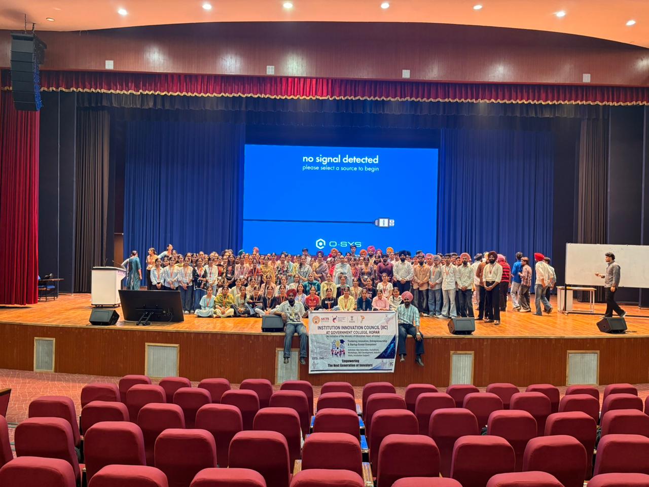 ਸਰਕਾਰੀ ਕਾਲਜ ਰੋਪੜ ਦੇ 150 ਵਿਦਿਆਰਥੀਆਂ ਨੇ ਆਈਆਈਟੀ ਰੋਪੜ ਦੀ ਇੰਕਿਊਬੇਸ਼ਨ ਯੂਨਿਟ ਦਾ ਦੌਰਾ ਕੀਤਾ