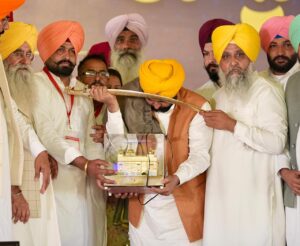 ’ਆਪ’ ਸਰਕਾਰ ਲੰਬੇ ਸਮੇਂ ਤੋਂ ਅੱਖੋਂ ਪਰੋਖੇ ਰਹੇ ਸਰਹੱਦੀ ਖੇਤਰਾਂ ਵਿੱਚ ਸੜਕਾਂ, ਨੌਕਰੀਆਂ ਅਤੇ ਨਾਗਰਿਕ ਸੇਵਾਵਾਂ ਪ੍ਰਦਾਨ ਕਰਕੇ ਨੁਹਾਰ ਬਦਲਣ ਲਈ ਵਚਨਬੱਧ: ਮੁੱਖ ਮੰਤਰੀ ਭਗਵੰਤ ਸਿੰਘ ਮਾਨ