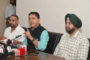 ‘ਮੁੱਖ ਮੰਤਰੀ ਰੌਸ਼ਨ ਪੰਜਾਬ ਯੋਜਨਾ’ ਤਹਿਤ ਪੰਜਾਬ ਦੇ 13,000 ਪਿੰਡਾਂ ਨੂੰ ਸੋਲਰ ਐਲ.ਈ.ਡੀ. ਲਾਈਟਾਂ ਨਾਲ ਕੀਤਾ ਜਾਵੇਗਾ ਰੌਸ਼ਨ : ਅਮਨ ਅਰੋੜਾ