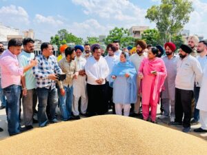 ਵਿਧਾਇਕ ਸ੍ਰੀਮਤੀ ਨਰਿੰਦਰ ਕੌਰ ਭਰਾਜ ਨੇ ਅਨਾਜ ਮੰਡੀ ਭਵਾਨੀਗੜ੍ਹ ਵਿਖੇ ਕਣਕ ਦੀ ਖਰੀਦ ਕਰਵਾਈ ਸ਼ੁਰੂ