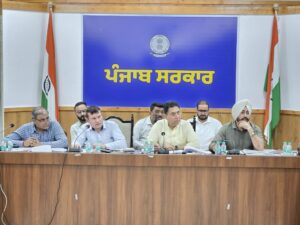 ਕੈਬਨਿਟ ਮੰਤਰੀ ਅਮਨ ਅਰੋੜਾ ਵੱਲੋਂ ਸੁਨਾਮ ਹਲਕੇ ਦੇ ਵਿਕਾਸ ਕਾਰਜਾਂ ਦੀ ਪ੍ਰਗਤੀ ਬਾਰੇ ਅਧਿਕਾਰੀਆਂ ਨਾਲ ਸਮੀਖਿਆ ਮੀਟਿੰਗ