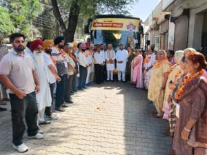ਕੈਬਨਿਟ ਮੰਤਰੀ ਸ੍ਰੀ ਬਰਿੰਦਰ ਕੁਮਾਰ ਗੋਇਲ ਨੇ ਲਹਿਰਾਗਾਗਾ ਤੋਂ ਸ੍ਰੀ ਅੰਮ੍ਰਿਤਸਰ ਸਾਹਿਬ ਲਈ ਮੁੱਖ ਮੰਤਰੀ ਤੀਰਥ ਯਾਤਰਾ ਬੱਸ ਨੂੰ ਹਰੀ ਝੰਡੀ ਦੇ ਕੀਤਾ ਰਵਾਨਾ