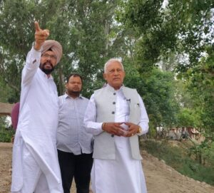 ਬਰਿੰਦਰ ਕੁਮਾਰ ਗੋਇਲ ਵੱਲੋਂ ਬੀ.ਓ.ਪੀ. ਸ਼ਾਹਪੁਰ ਵਿਖੇ ਰਾਵੀ ਦਰਿਆ ਦੇ ਧੁੱਸੀ ਬੰਨ੍ਹ ‘ਤੇ ਚਲ ਰਹੇ ਹੜ੍ਹ ਸੁਰੱਖਿਆ ਪ੍ਰਬੰਧਾਂ ਦਾ ਜਾਇਜ਼ਾ