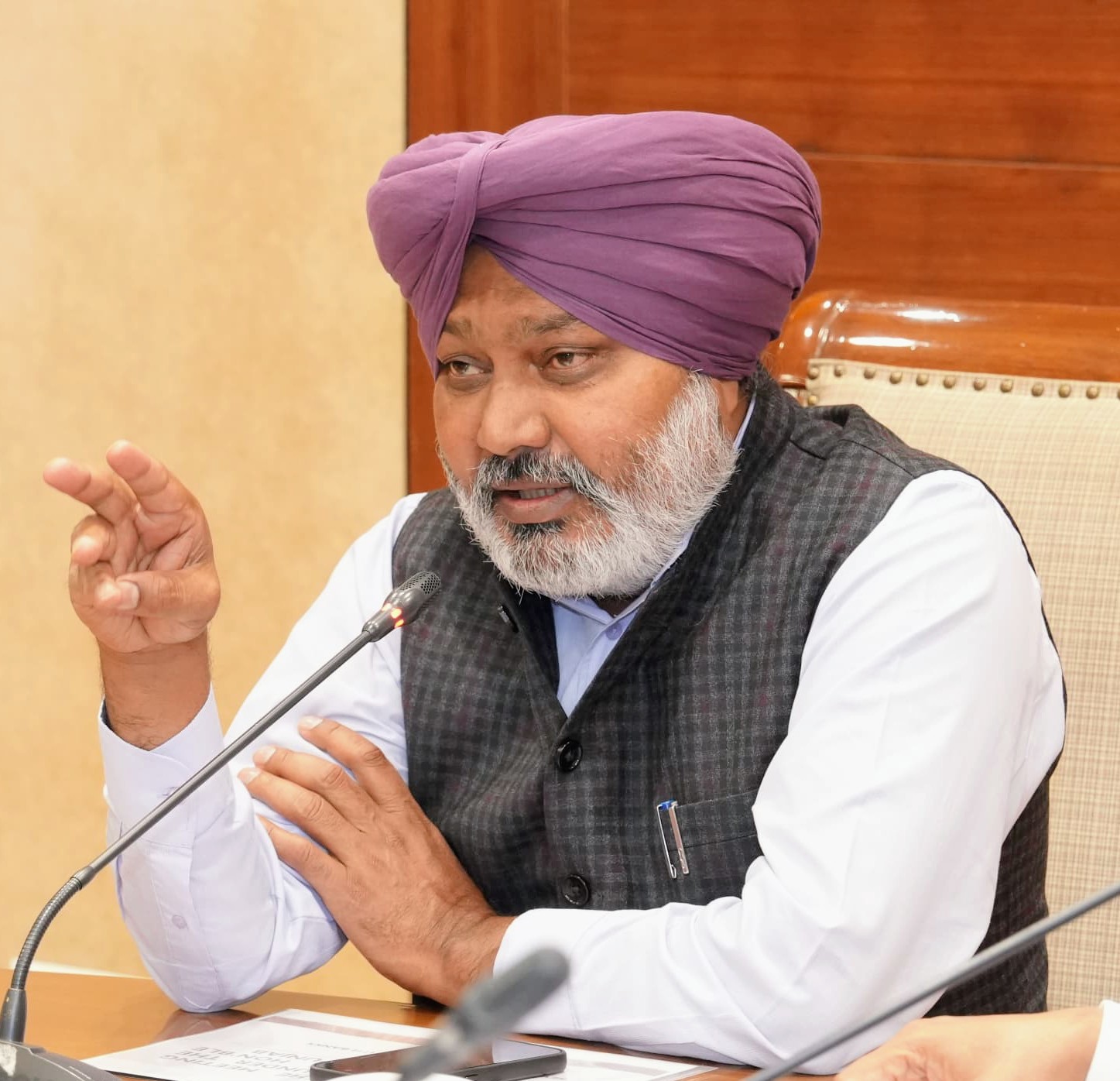 ਭਗਵੰਤ ਮਾਨ ਸਰਕਾਰ ਜਨਤਕ ਆਵਾਜਾਈ ਨੈੱਟਵਰਕ ਵਿੱਚ ਕ੍ਰਾਂਤੀਕਾਰੀ ਤਬਦੀਲੀ ਲਈ ਪੀ.ਆਰ.ਟੀ.ਸੀ. ਅਤੇ ਪਨਬੱਸ ਵਿੱਚ 1,265 ਬੱਸਾਂ ਕਰੇਗੀ ਸ਼ਾਮਲ: ਹਰਪਾਲ ਸਿੰਘ ਚੀਮਾ