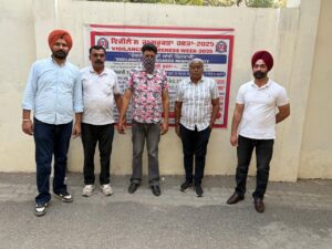 ਵਿਜੀਲੈਂਸ ਬਿਊਰੋ ਵੱਲੋਂ 15,000 ਰੁਪਏ ਰਿਸ਼ਵਤ ਲੈਂਦਾ ਪਟਵਾਰੀ ਰੰਗੇ ਹੱਥੀਂ ਕਾਬੂ