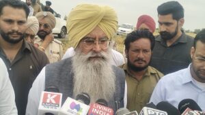 ਕੈਬਨਿਟ ਮੰਤਰੀ ਸ. ਗੁਰਮੀਤ ਸਿੰਘ ਖੁੱਡੀਆਂ ਵੱਲੋਂ ਗੜ੍ਹੇਮਾਰੀ ਨਾਲ ਨੁਕਸਾਨੀ ਕਣਕ ਦੀ ਫਸਲ ਦਾ ਲਿਆ ਜਾਇਜ਼ਾ
