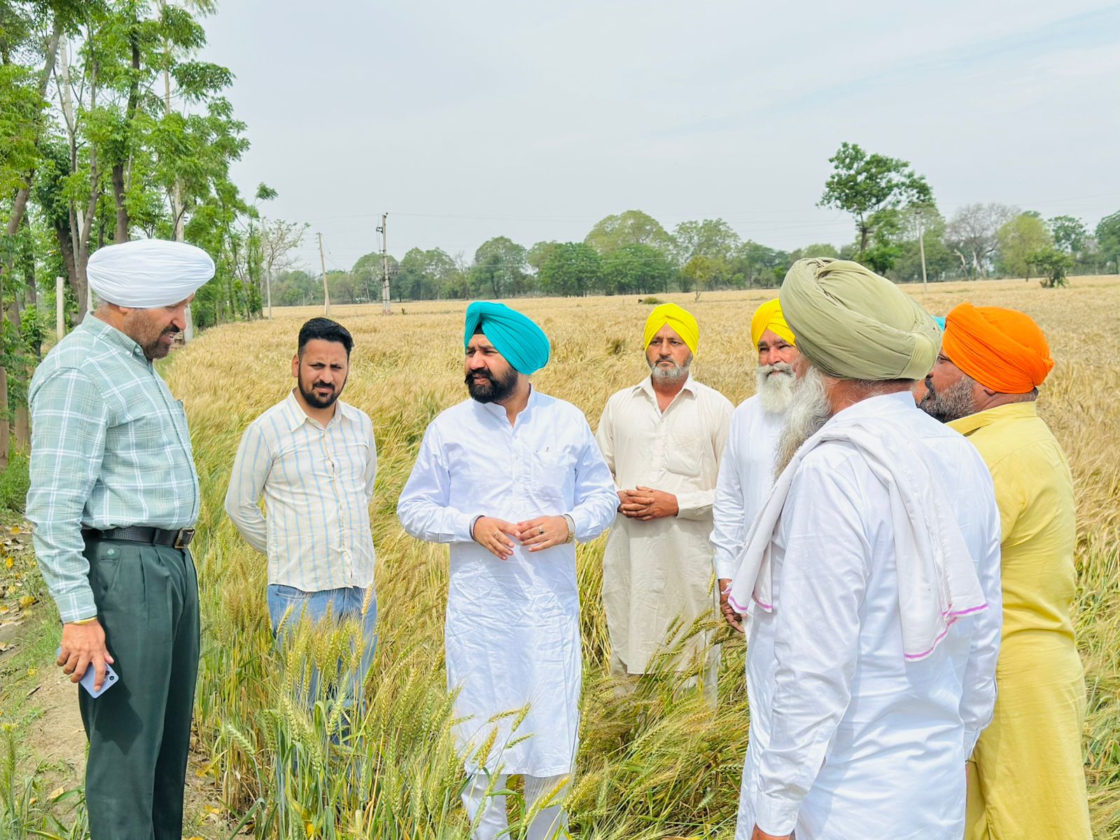 ਵਿਧਾਇਕ ਗੁਰਪ੍ਰੀਤ ਸਿੰਘ ਬਣਾਂਵਾਲੀ ਵੱਲੋਂ ਸਰਦੂਲਗੜ੍ਹ ਦੇ ਗੜੇਮਾਰੀ ਪ੍ਰਭਾਵਿਤ ਪਿੰਡਾਂ ਦਾ ਦੌਰਾ