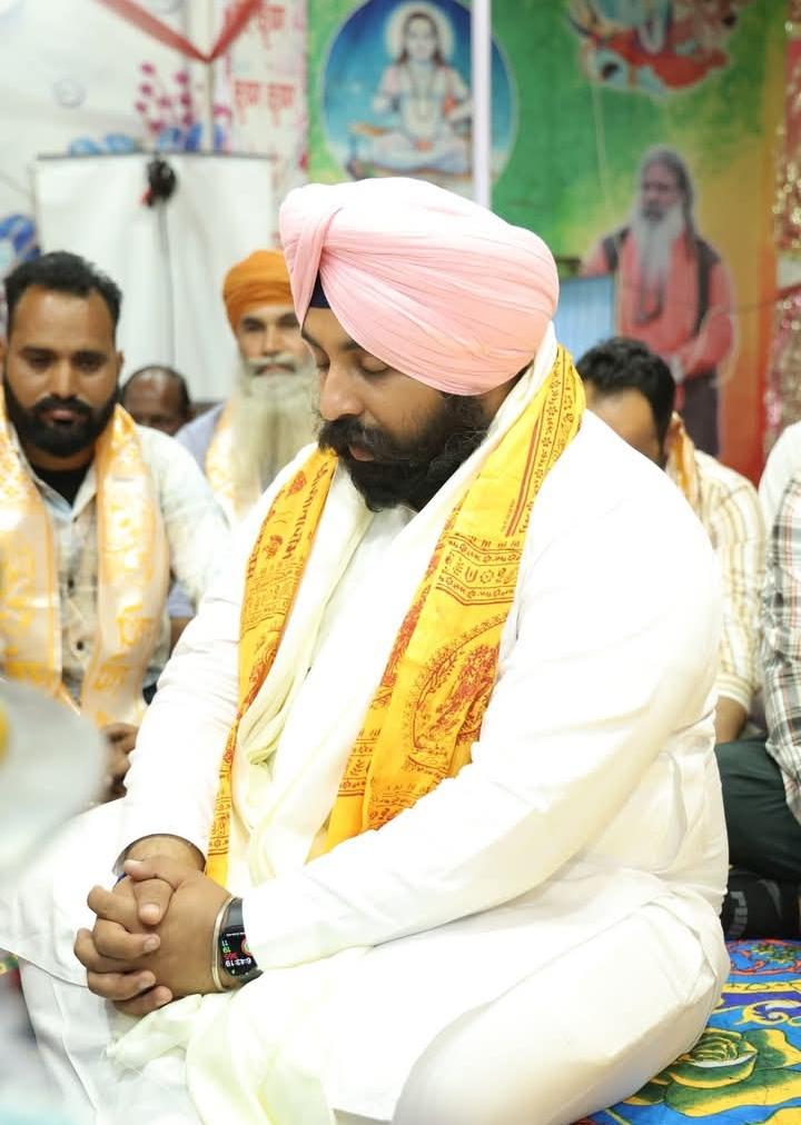 ਕੈਬਨਿਟ ਮੰਤਰੀ ਹਰਜੋਤ ਬੈਂਸ ਵੱਲੋਂ ਹਨੂੰਮਾਨ ਜਨਮ ਉਤਸਵ ਮੌਕੇ ਕੋਟਲਾ ਆਸ਼ਰਮ ਦਾ ਦੌਰਾ