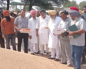 ਮੰਤਰੀ ਗੁਰਮੀਤ ਸਿੰਘ ਖੁੱਡੀਆਂ ਨੇ ਲੰਬੀ ਹਲਕੇ ਦੀਆਂ ਵੱਖ—ਵੱਖ ਦਾਣਾ ਮੰਡੀਆਂ ਦਾ ਲਿਆ ਜਾਇਜ਼ਾ