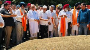 ਕੈਬਨਿਟ ਮੰਤਰੀ ਲਾਲ ਚੰਦ ਕਟਾਰੂਚੱਕ ਗੁਰਦਾਸਪੁਰ ਦਾਣਾ ਮੰਡੀ ਵਿਖੇ ਪਹੁੰਚੇ-ਕਣਕ ਦੇ ਖਰੀਦ ਪ੍ਰਬੰਧਾਂ ਦਾ ਲਿਆ ਜਾਇਜ਼ਾ