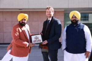 ਫਿਨਲੈਂਡ ਦੀ ਯੂਨੀਵਰਸਿਟੀ ਆਫ਼ ਟੁਰਕੂ ਨਾਲ ਪੰਜਾਬ ਦੀ ਭਾਈਵਾਲੀ ਵਿਸ਼ਵਵਿਆਪੀ ਅਧਿਆਪਨ ਜੁਗਤਾਂ ਨੂੰ ਪੰਜਾਬ ਦੇ ਕਲਾਸਰੂਮਾਂ ਤੱਕ ਪਹੁੰਚਾਉਣ ਵਿੱਚ ਮਦਦਗਾਰ: ਮੁੱਖ ਮੰਤਰੀ ਭਗਵੰਤ ਸਿੰਘ ਮਾਨ