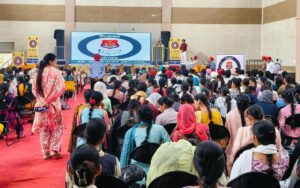 ਪੰਜਾਬ ਪੁਲਿਸ ਦਾ ‘ਸੰਪਰਕ ਅਭਿਆਨ’ ਨੌਜਵਾਨਾਂ ਨੂੰ ਗੈਂਗਸਟਰਾਂ ਦੀ ਹਨ੍ਹੇਰੀ ਦੁਨੀਆਂ ’ਚ  ਸ਼ਾਮਲ ਹੋਣ ਦੇ ਮਾਰੂ ਪ੍ਰਭਾਵਾਂ ਤੋਂ ਜਾਗਰੂਕ ਕਰਵਾ ਰਿਹੈ; ਲੋਕਾਂ ਵੱਲੋਂ ਕਮਿਊਨਿਟੀ ਪੁਲਿਸਿੰਗ ਪਹਿਲ ਦੀ ਸ਼ਲਾਘਾ