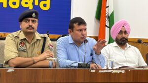 ‘ਯੁੱਧ ਨਸ਼ਿਆਂ ਵਿਰੁੱਧ’ ਮੁਹਿੰਮ ਨੂੰ ਜ਼ਮੀਨੀ ਪੱਧਰ ਤੱਕ ਲੈ ਜਾਣ ਲਈ ਸੰਗਰੂਰ ਪ੍ਰਸ਼ਾਸਨ ਤੇ ਪੁਲਿਸ ਦਾ ਸਾਂਝਾ ਹੰਭਲਾ