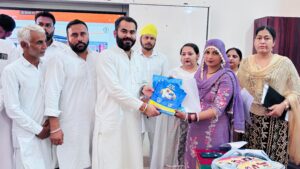 ਵਿਧਾਇਕ ਫਾਜਿਲਕਾ ਨੇ ਮੁੱਖ ਮੰਤਰੀ ਮਾਵਾਂ ਧੀਆਂ ਸਤਿਕਾਰ ਯੋਜਨਾ ਤਹਿਤ ਫਾਰਮ ਭਰਨ ਦੀ ਸ਼ੁਰੂਆਤ ਕਰਵਾਈ