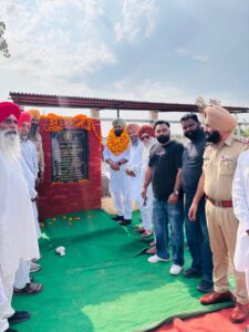 ਵਿਧਾਇਕ ਗੁਰਦੀਪ ਸਿੰਘ ਰੰਧਾਵਾ ਨੇ ਪਿੰਡ ਦੁਲਾ ਨੰਗਲ ਵਿਖੇ ਖੇਡ ਮੈਦਾਨ ਦਾ ਉਦਘਾਟਨ ਕੀਤਾ
